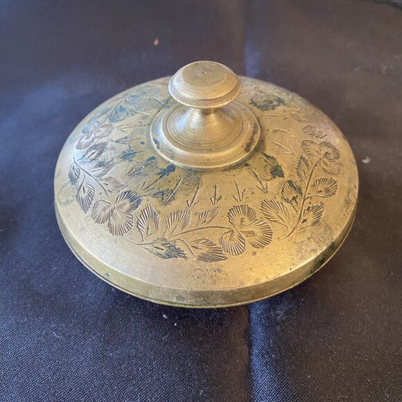 Vintage Solid Brass Etched Floral Design Lidded Bowl. Altar. Decor. India. - Picture 7 of 8